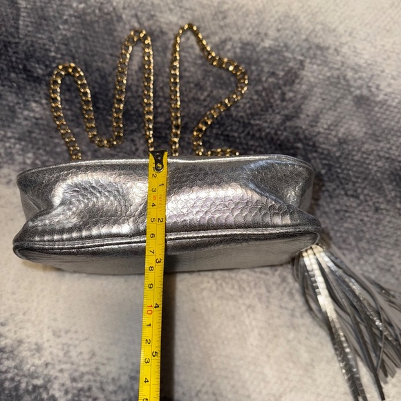 Victoria's Secret VS Metallic Silver Crossbody Purse Bag NWT - Picture 3 of 6